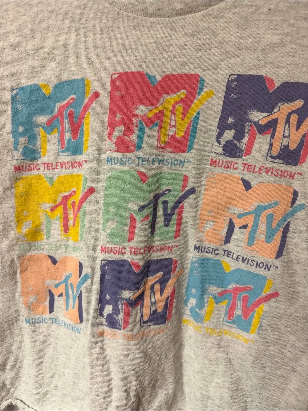 Junk Food crop MTV Gray Tee with Multicolor Logos - Picture 3 of 4